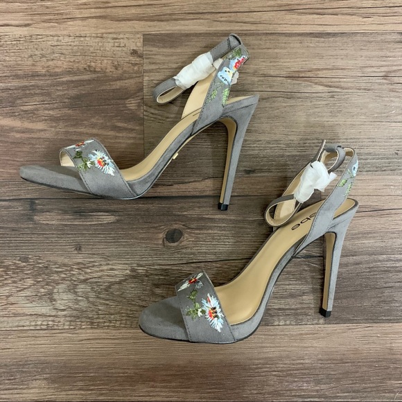 BEBE Ingram Gray Floral Embroidered High Heel Sandal Size 7 - Picture 7 of 14